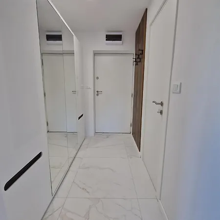 Aria New شقة